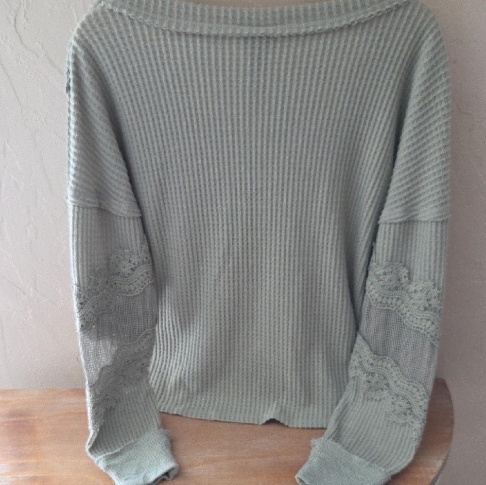 Daytrip Sage Lace Detail Long Sleeve Top Size XS - Picture 5 of 5